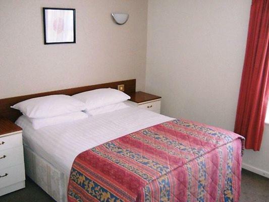 The Oakland Hotel Woodham Ferrers Habitación foto