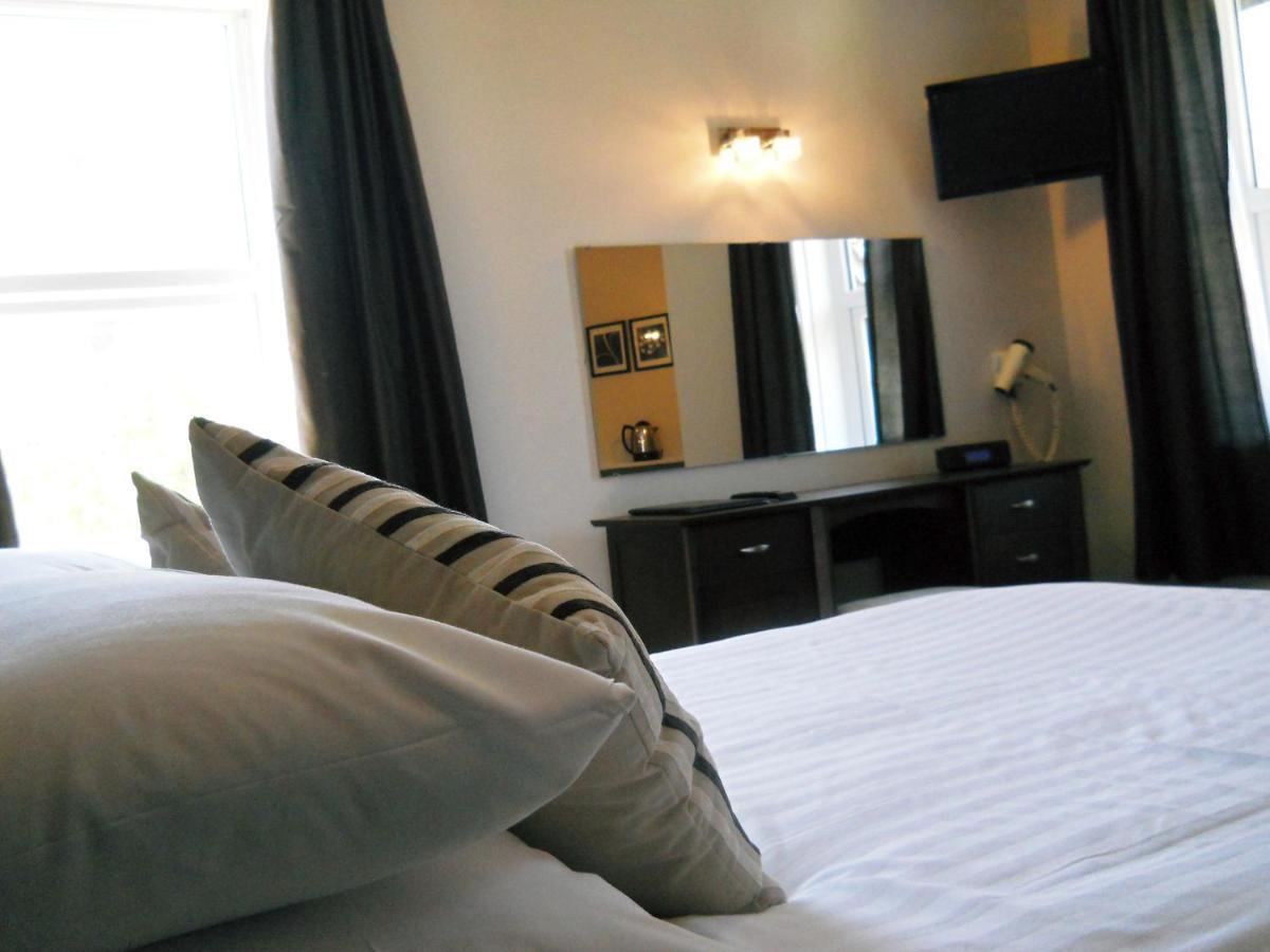The Oakland Hotel Woodham Ferrers Habitación foto